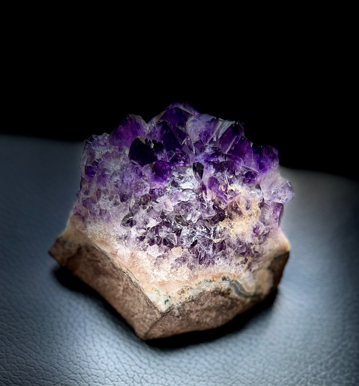 Mineralien & Heilsteine: Amethyst Stein – Gebraucht aus Luzern von 6010KriensLuzern