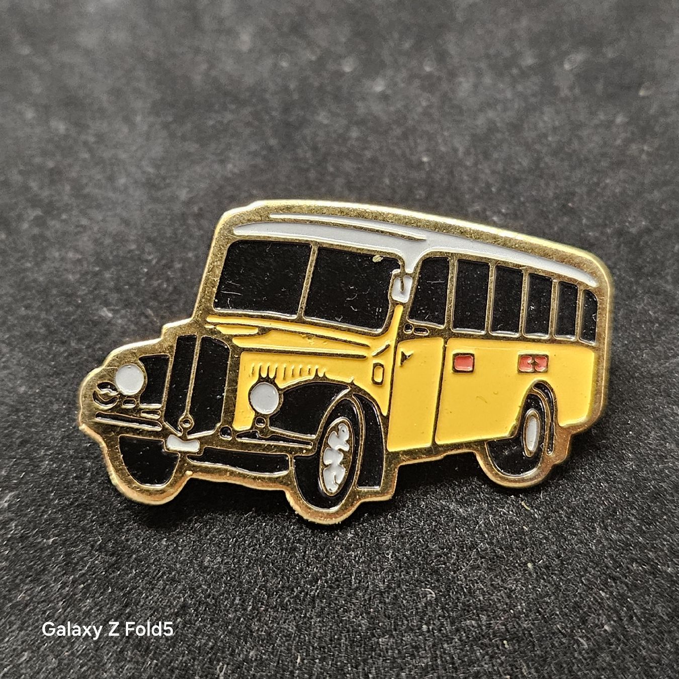 Placchette & Badge: Ewatra Anstecknadel / Pin, cooler Oldtimer Bus. – Nuovo (secondo la descrizione) da St. Gallen venduto da urs_j5tp