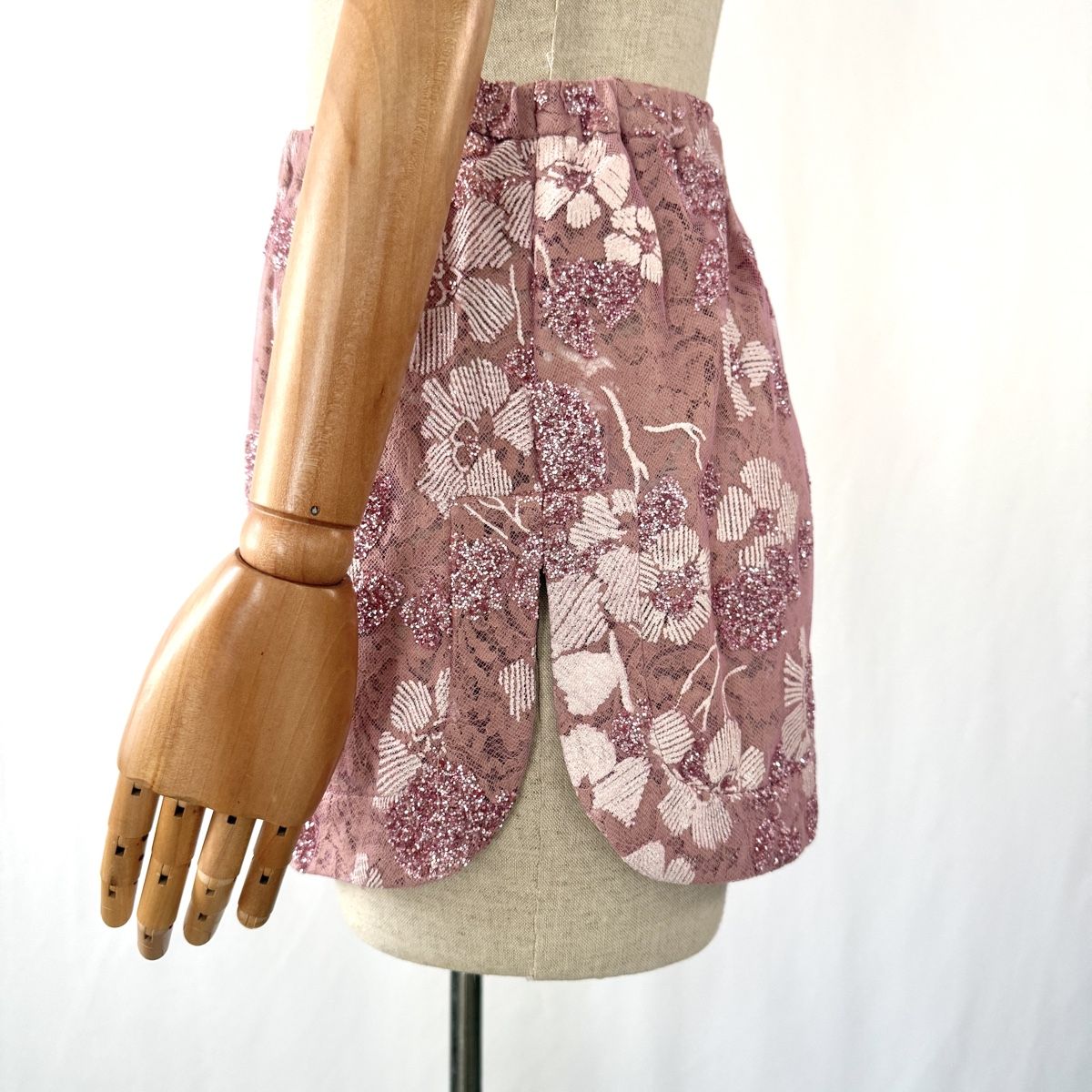 Gonne: NUMERO VENT UNO No 21 New Sequin Skirt – Nuovo (secondo la descrizione) da Freienbach venduto da Avviivva_Shop 3