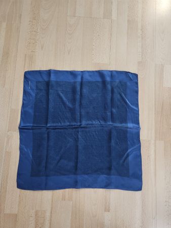 Foulard Amphenol en soie bleu motif géométrique 