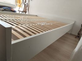 Bett 160x200 mit Lattenrost 