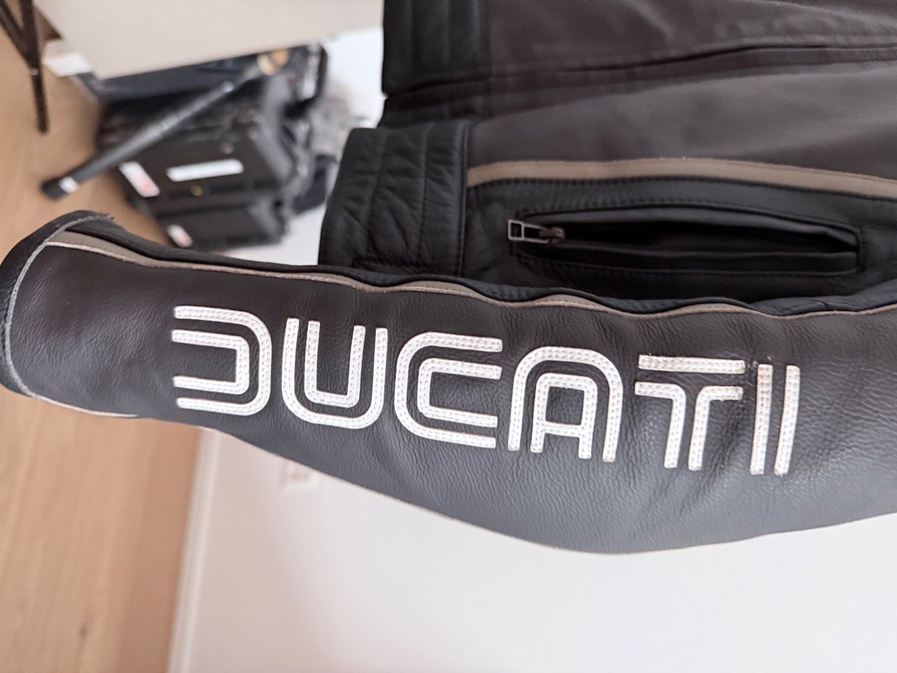 Dainese Giacche: Blouson Cuir DUCATI IOM 78C1 – Usato da Vésenaz venduto da Henri69 2