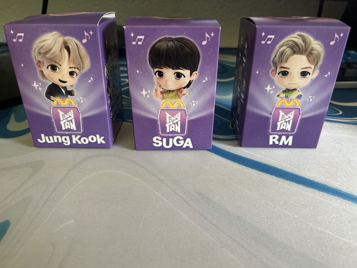 Mc Donald's Statuette: Tiny Tan BTS Figuren Set RM SUGA Jung Kook neu – Nuovo e nell'imballaggio originale da Uster venduto da Melina56 2