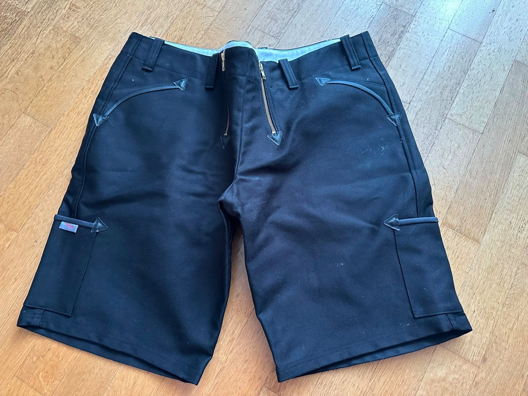 Pantaloni: RAYS Zunfthose kurz schwarz 62!neu – Nuovo (secondo la descrizione) da Bern venduto da womiman