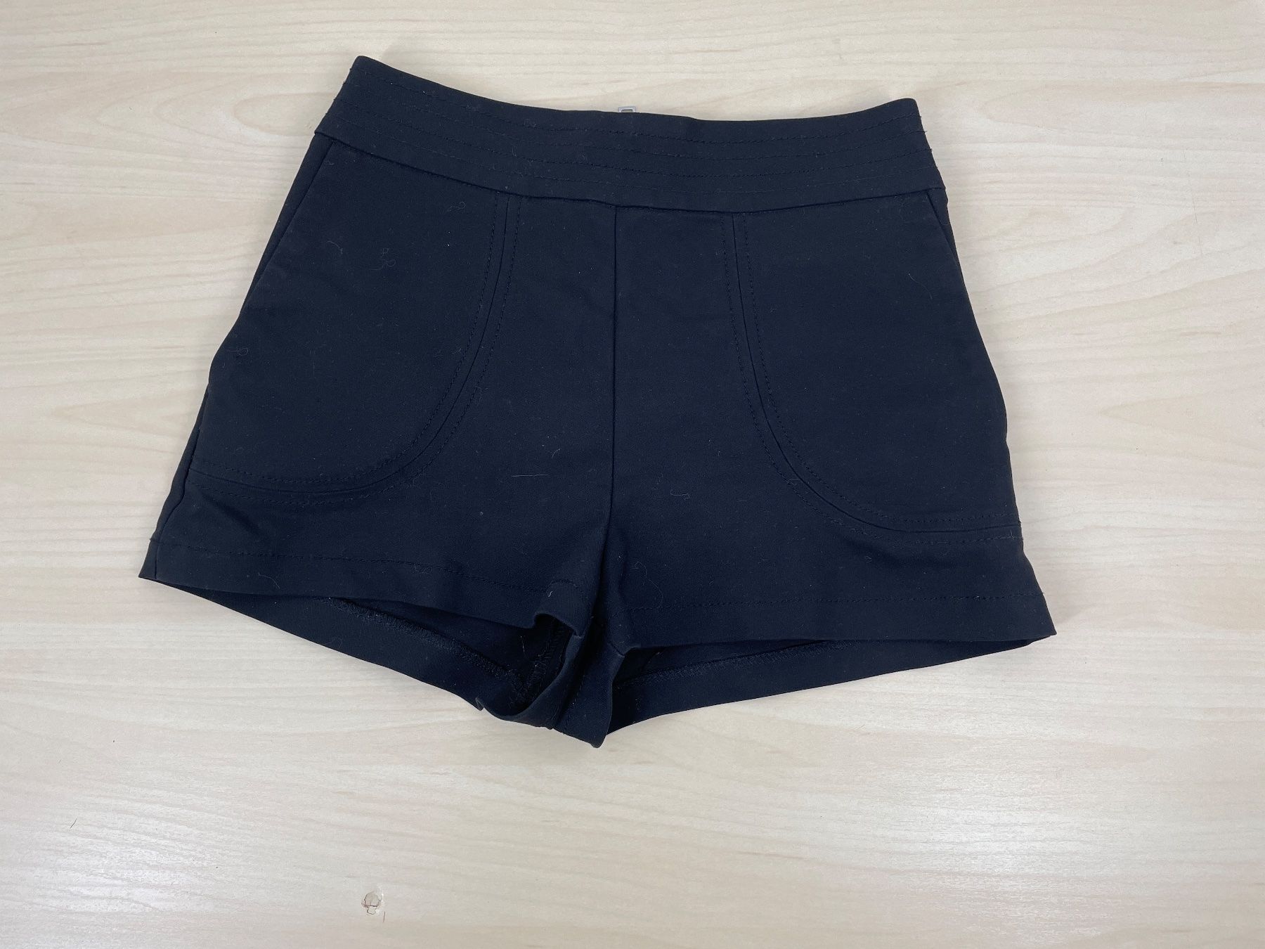 Hosen: MNG short noir 34 – Gebraucht aus Lausanne von PlusValue_Lausanne