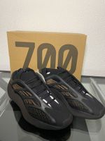 YEEZY 700 V3 CLAY BROWN
