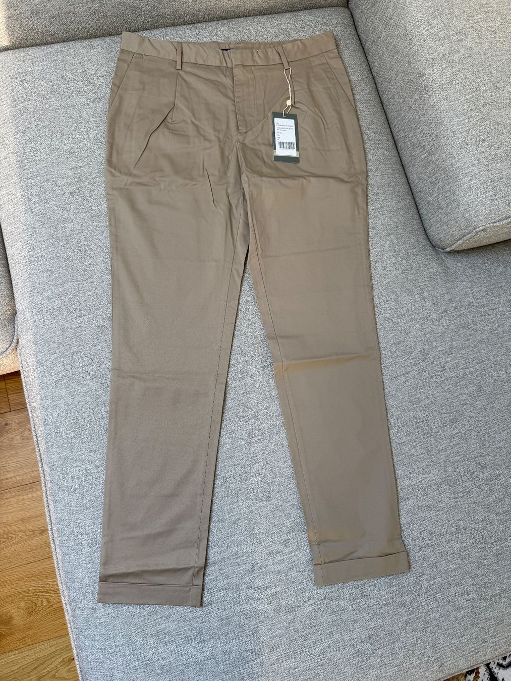 Hosen: Pier One Herren Hose, Neu mit Etikett, Grösse 48, Beige – Neu und originalverpackt aus Biel-Benken BL von Aplus0