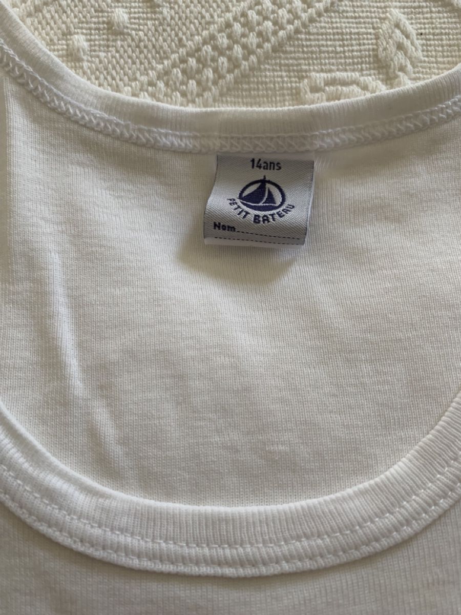 Petit Bateau Top: Weisses Top von Petit Bateau – Usato da Zürich venduto da p_q7q_nichtraucher 1