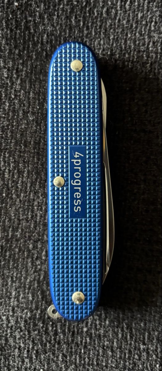 Victorinox Coltelli tascabile: Victorinox Bicolor 4 progress silber/blau – Nuovo (secondo la descrizione) da Allenwinden venduto da Lb3