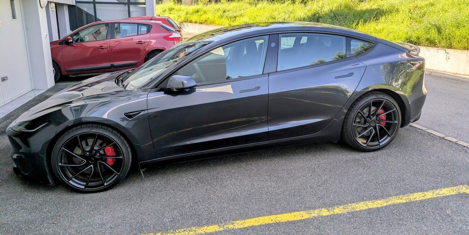 Tesla Autos: Tesla Model 3 Performance – D'occasion à Rüti ZH par Kiwi3005