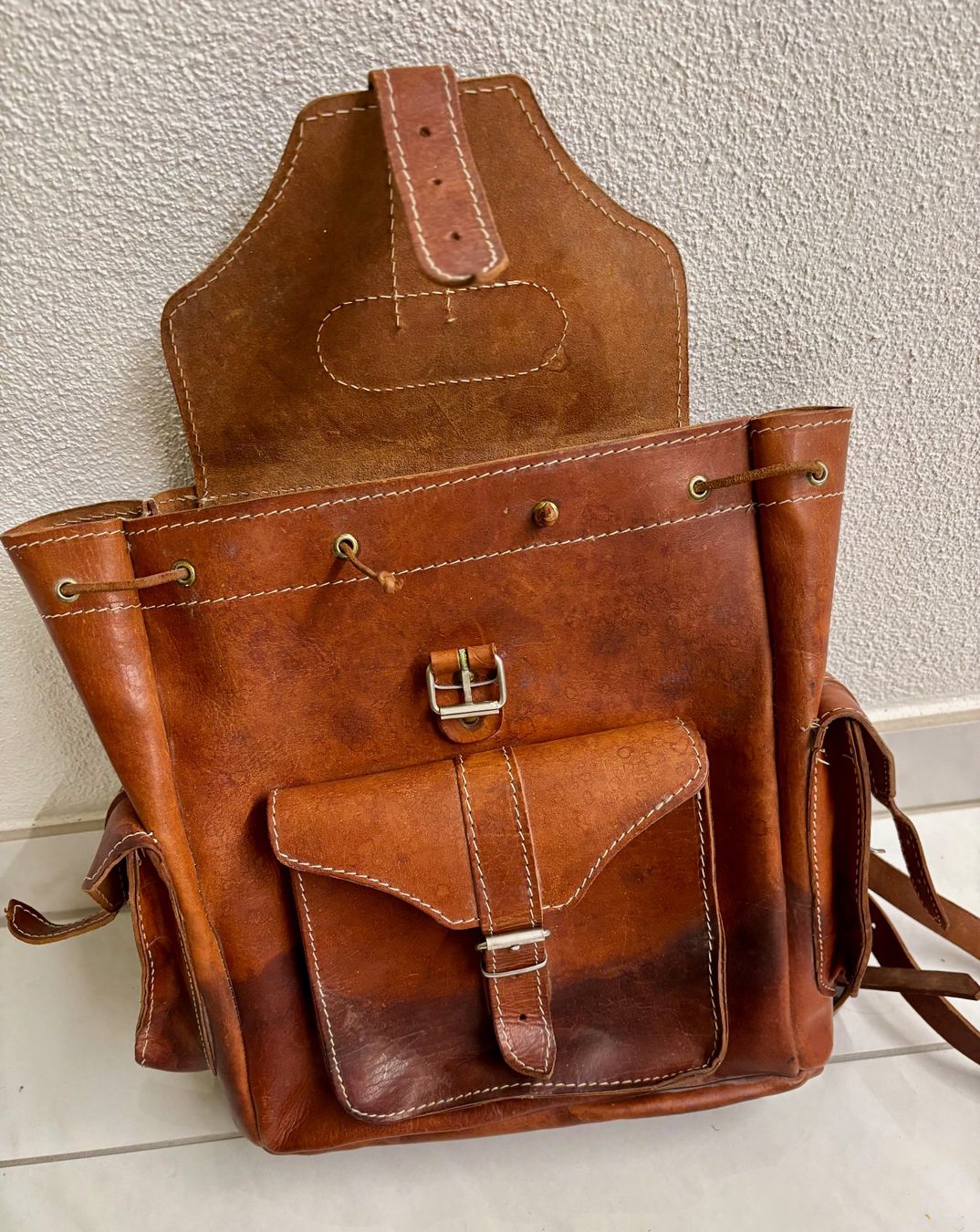 Zaini: Sac à dos en cuir, vintage, per pc, documents... – Usato da Losone venduto da courrier 8