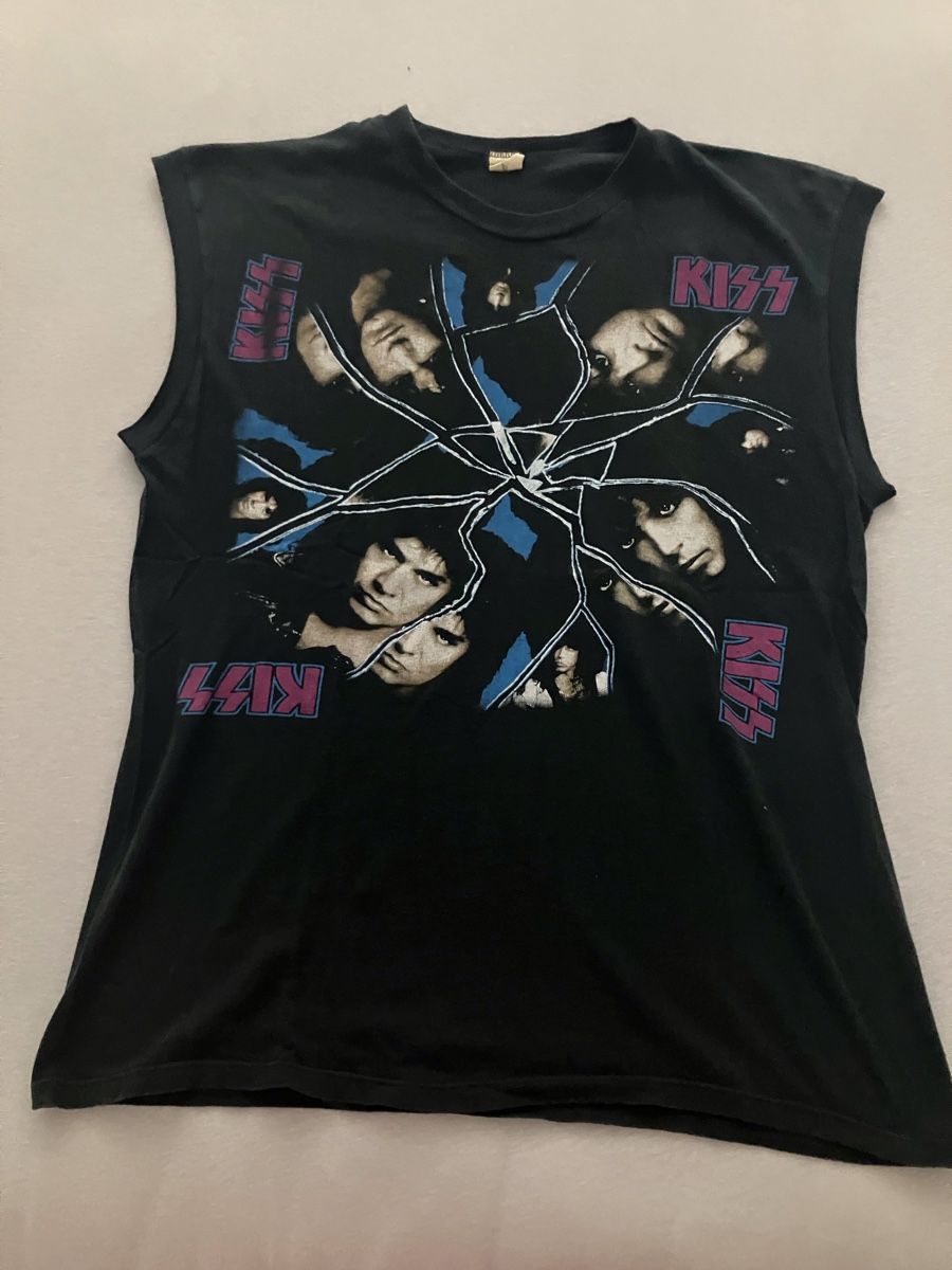 T-shirt: Kiss band shirt – Usato da Bettwiesen venduto da Jumpingfox