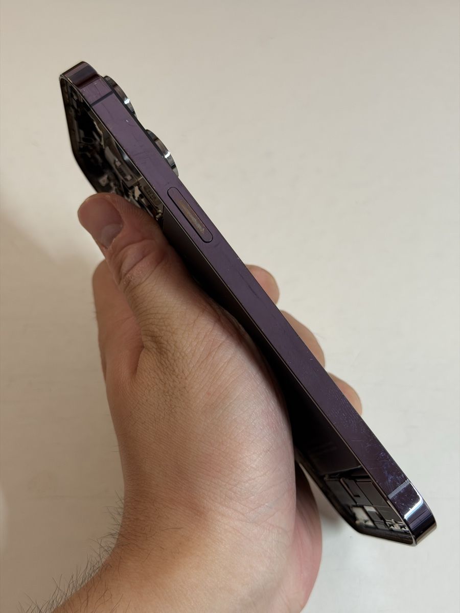 Apple Handys / Smartphones: Komplett iPhone 14 Pro Max  Gehäuse Pulled  – Gebraucht aus Chur von beverlyone 2