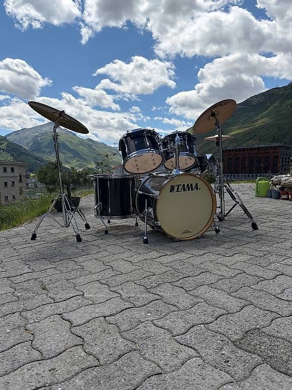 Musikinstrumente: Schlagzeug – Gebraucht aus Andermatt von rah_sf7b