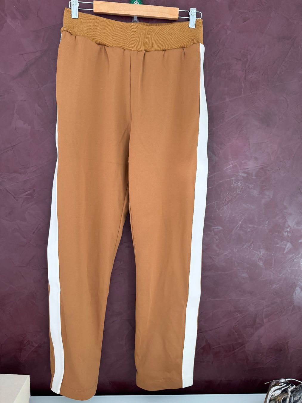 Completi: Bally Jogging Anzug Gr 42 – Nuovo e nell'imballaggio originale da Volketswil venduto da praxis12 5