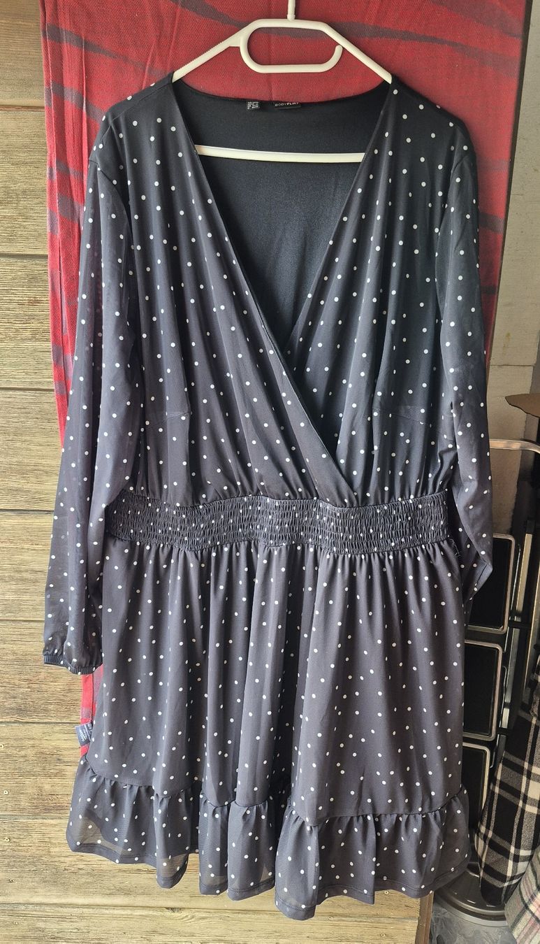 Vestiti: Damenkleid – Nuovo (secondo la descrizione) da Wislikofen venduto da Ana.Gomes 2