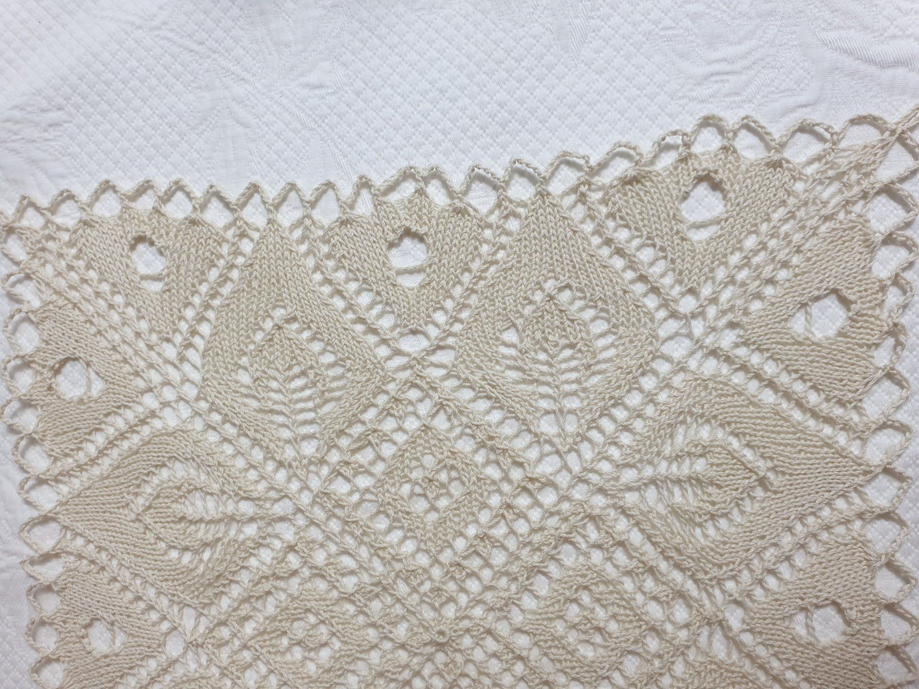 Tessuti: Spitzendeckchen gestrickt Deckeli 28 x 28 cm Hellbeige – Nuovo (secondo la descrizione) da Gossau ZH venduto da LeoniesDeko 2