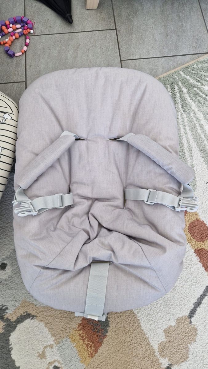 Wippen & Schaukeln: 2 Stokke Newborn Schale – Gebraucht aus Wetzikon ZH von sal_v2jt 2