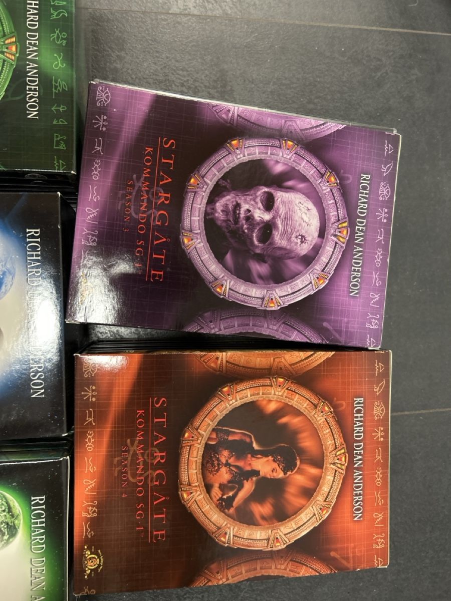 Tutti i DVDs: Stargate Kommando SG 1 – Usato da Ebertswil venduto da bru3 3