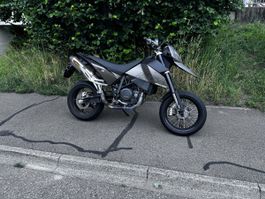 KTM 690 SMC R - Supermoto - Akrapovič - 25KW
