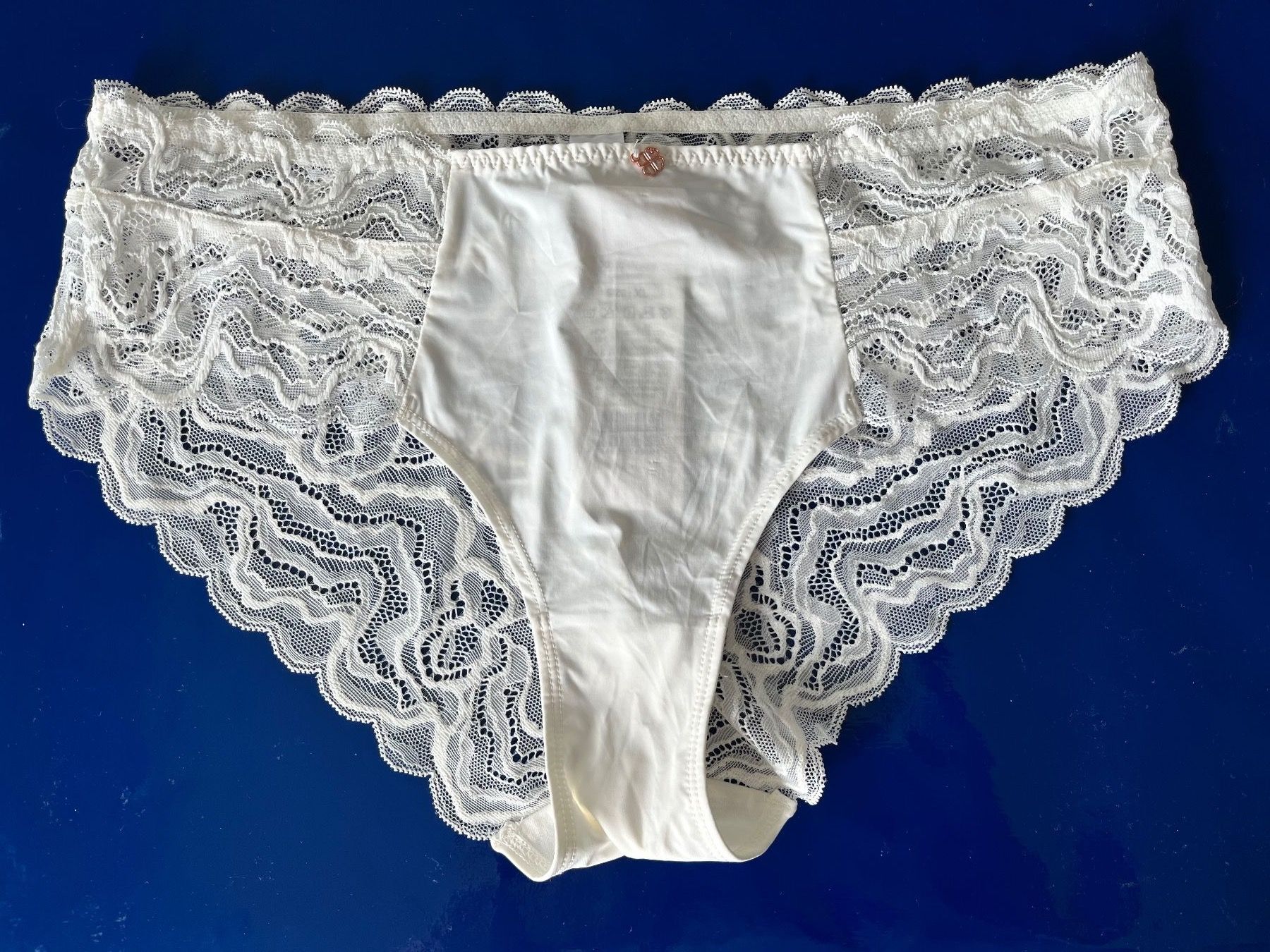 Autres dessous: Spitzenslip, DORINA, Grösse XL – Neuf avec emballage d'origine à Rudolfstetten par gst_g7xl