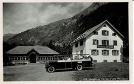 474 Gasthaus VORAUEN mit Postauto Glarus-Klöntal GL 1944!