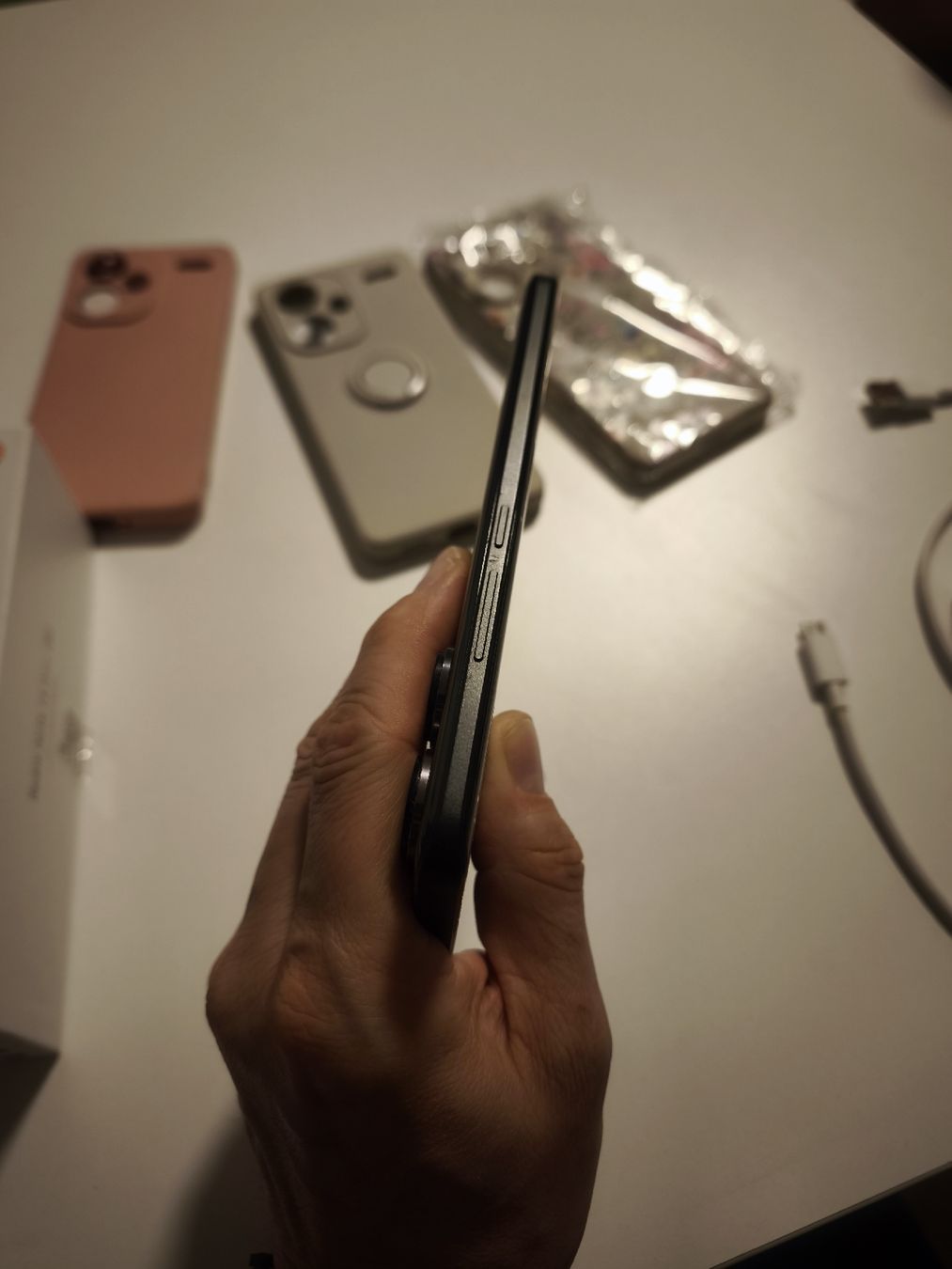 Xiaomi Telefoni cellulari / Smartphones: Xiaomi Redmi Note 13 pro+ Schwarz  – Usato da Murten venduto da pla_j9qh 5