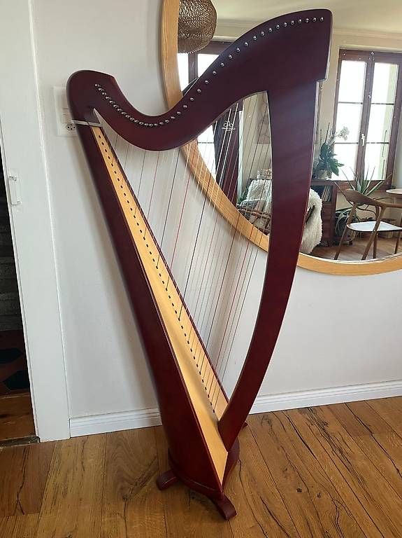 Strumenti musicali: Harfe keltisch Camac /Harpe celtique Camac – Usato da Vevey venduto da RickVev