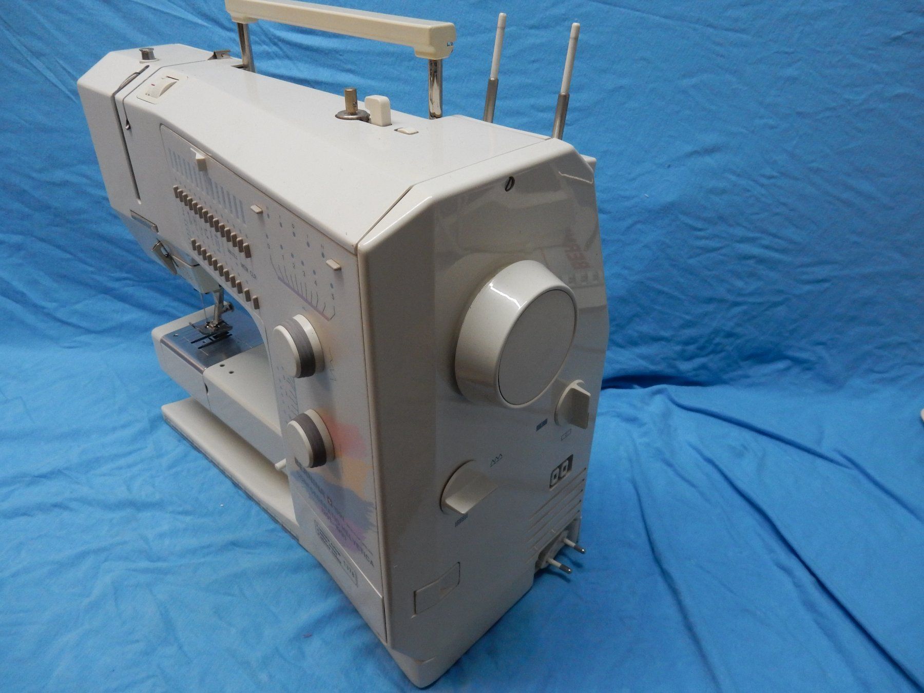 Bernina Macchine da cucire: Bernina 1090 – Difettoso da Watt venduto da Mariposa49 8