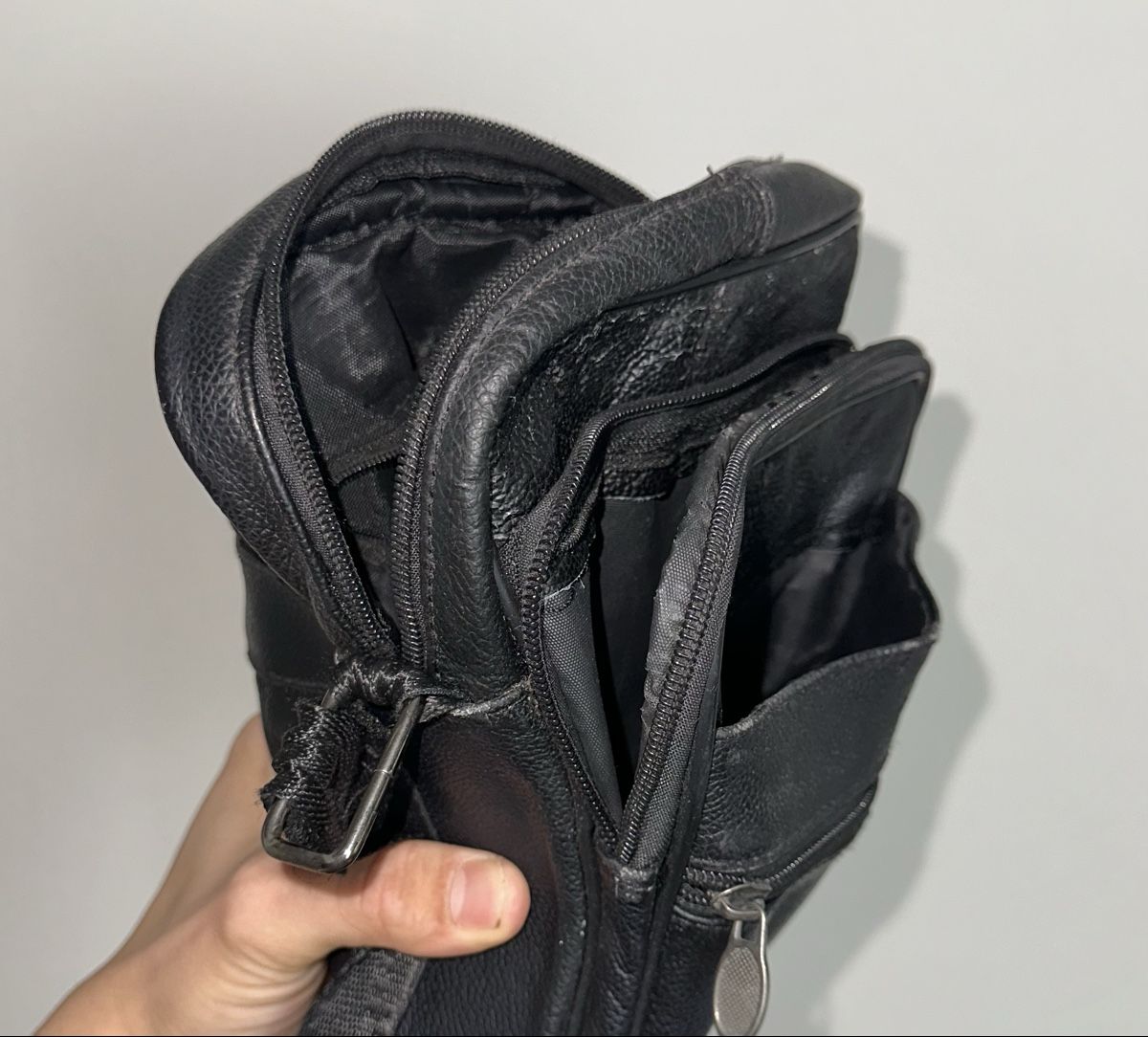 Taschen: Umhängetasche mit viel Stauraum – Gebraucht aus Benken SG von SecondTreasure 2