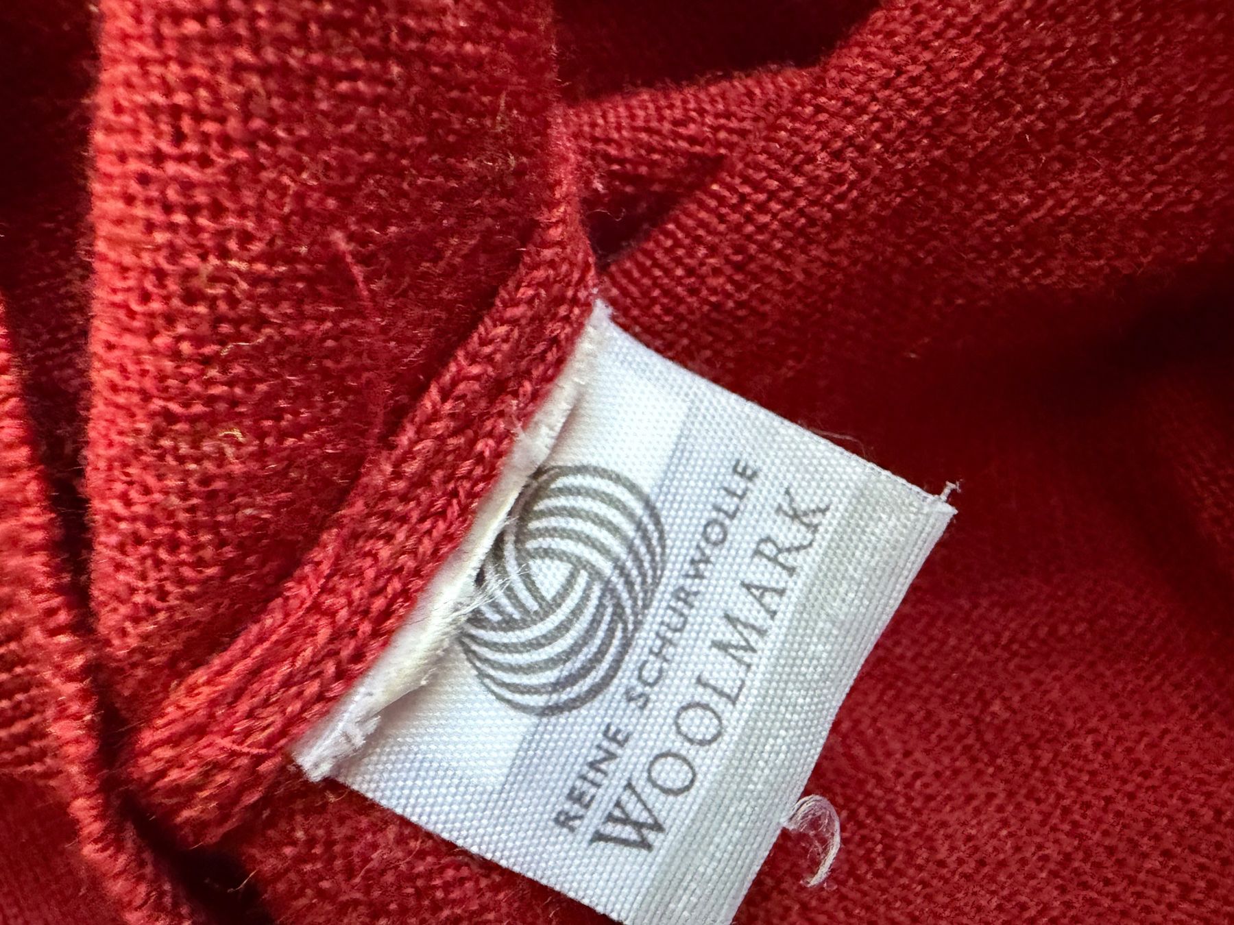 Pullover & Sweatshirts: Pullover 100% Schurwolle  Gr.L  Farbe: Burgund – Gebraucht aus Interlaken von Bona55 7