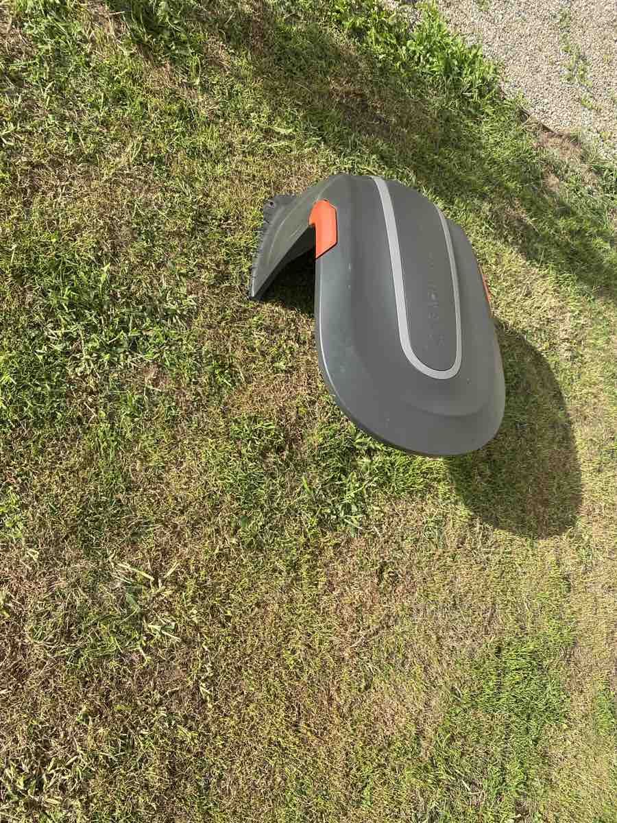 Husqvarna Rasenmäher: Mähroboter Abdeckung gebraucht Gardena – Gebraucht aus Olten von coucou477