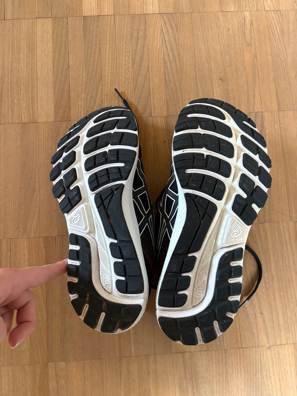 Asics Chaussures femmes: Asics Running Schuhe, Gr. 40.5 – D'occasion à Regensberg par ree_5l7n 6