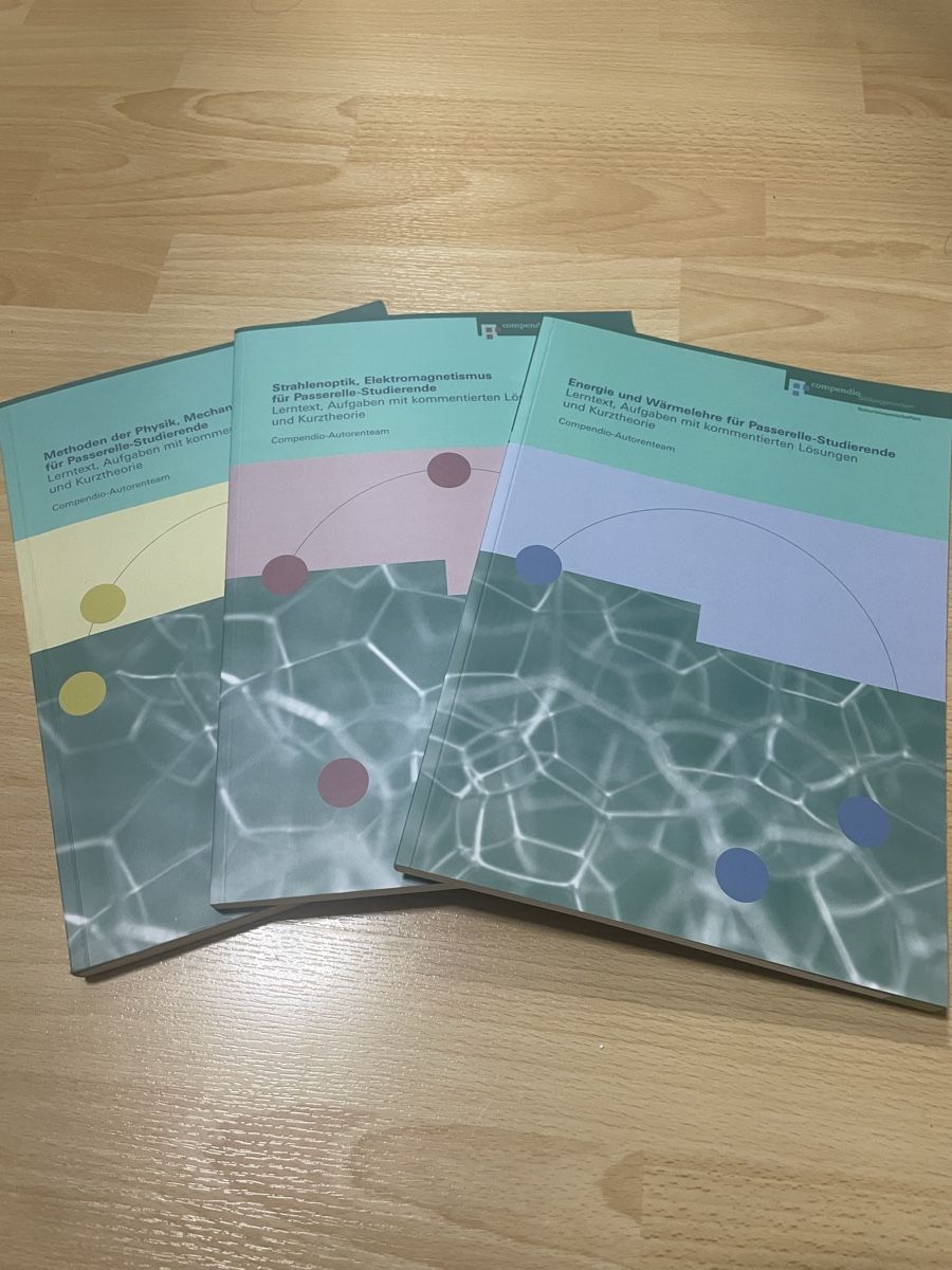 Libri: Passerelle Lehrmaterial (AKAD) – Nuovo (secondo la descrizione) da Bern venduto da jes_5jhf 1