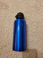 Blaue Trinkflasche, ideal für Sport & Freizeit!