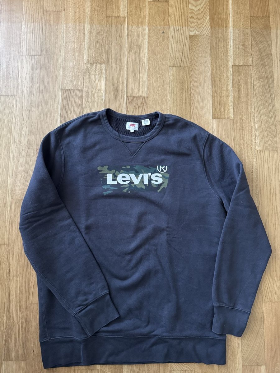 Levi's Maglioni & Felpe: Levi's Sweatshirt mit Logo dunkelblau Grösse M – Usato da Neuenkirch venduto da Stumb