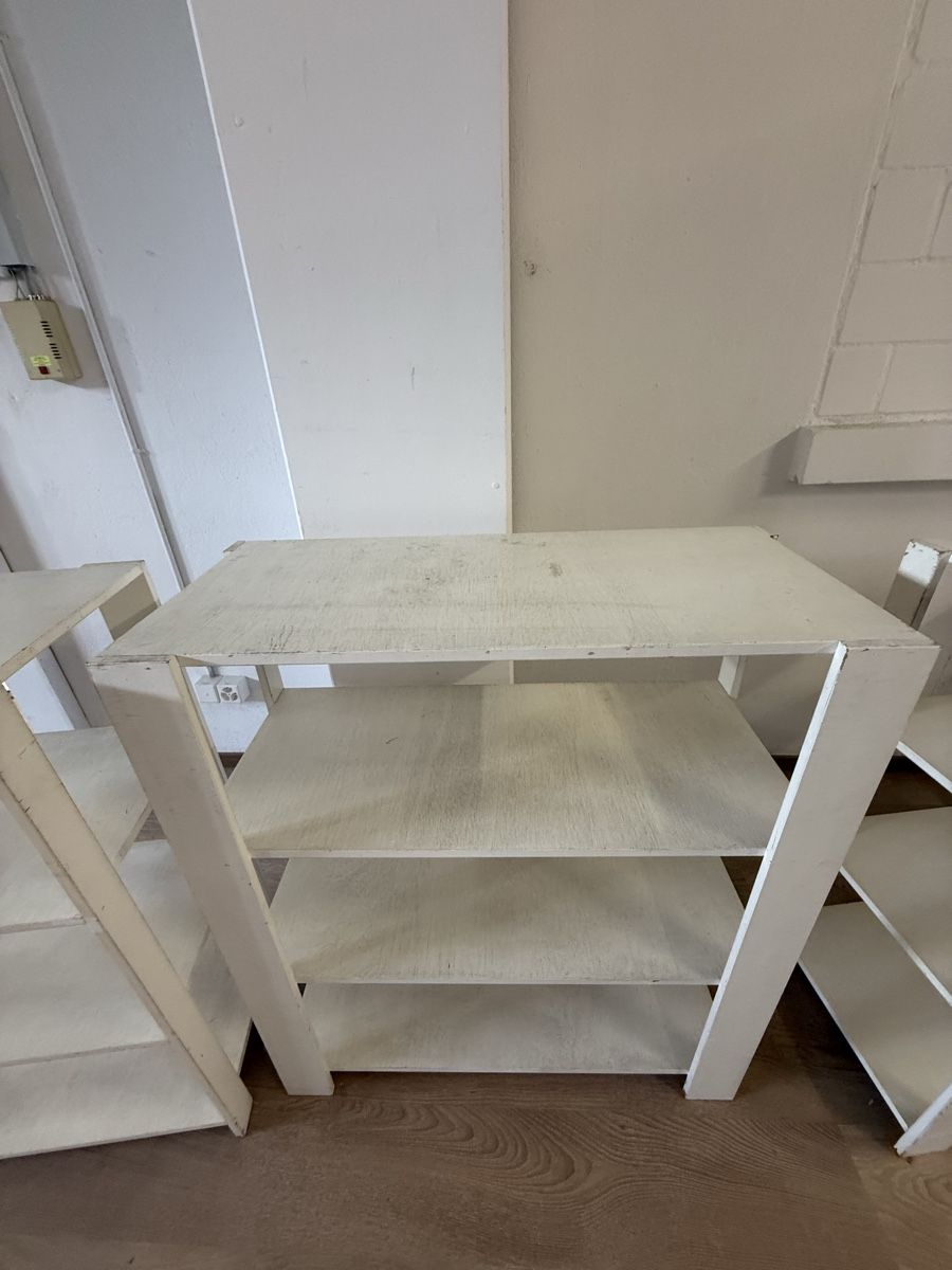 Scaffali: 4 robuste Holzregale Weiss – Usato da Fulenbach venduto da Annie.s_Mid_Century 2