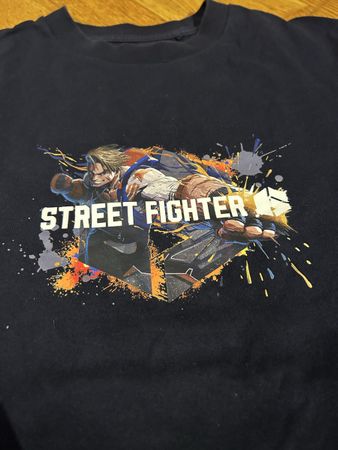 T-Shirt Uniqlo Street Fighter schwarz Grösse S gebraucht
