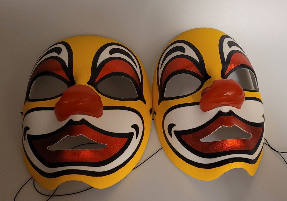 Set Mit 2 Clown-Masken & Hut – Gruselig, Für Halloween & Kostümpartys, Inkl. Zubehör (Stil 2)
