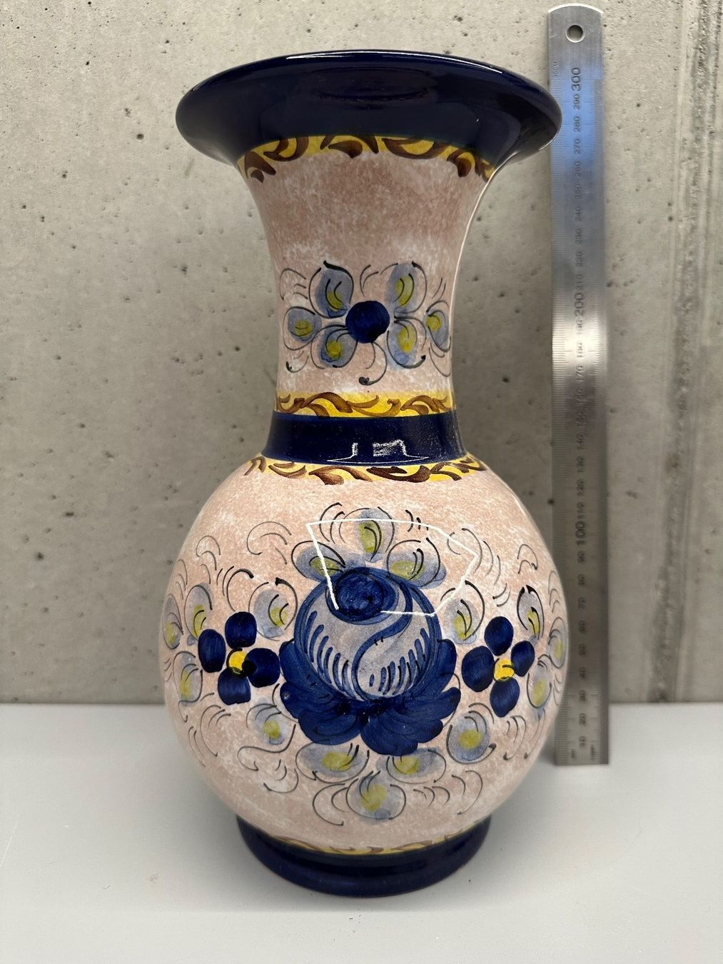 Vasen & Gefässe: Vase – Gebraucht aus Leuk-Stadt von 2thcircle 1