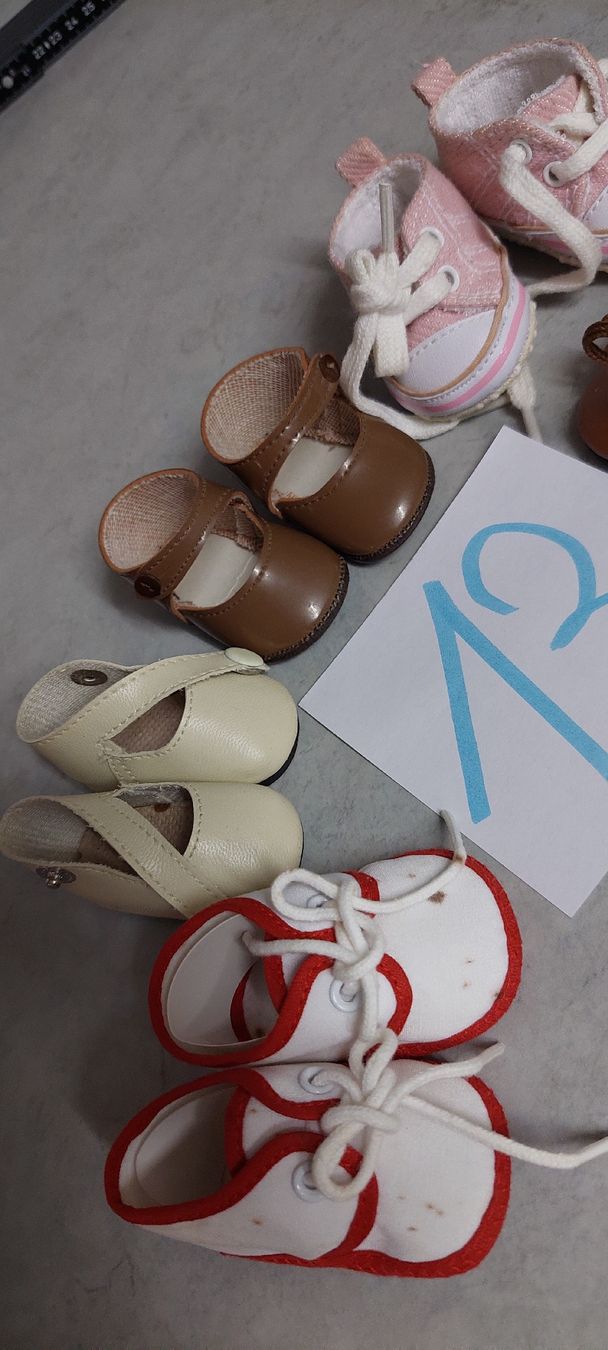 Puppen: 5Paar Puppenschuhe – Gebraucht aus Muri AG von nindo1 8