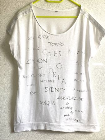 T-Shirt L