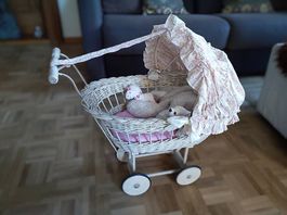 Vintage Puppen-Kinderwagen