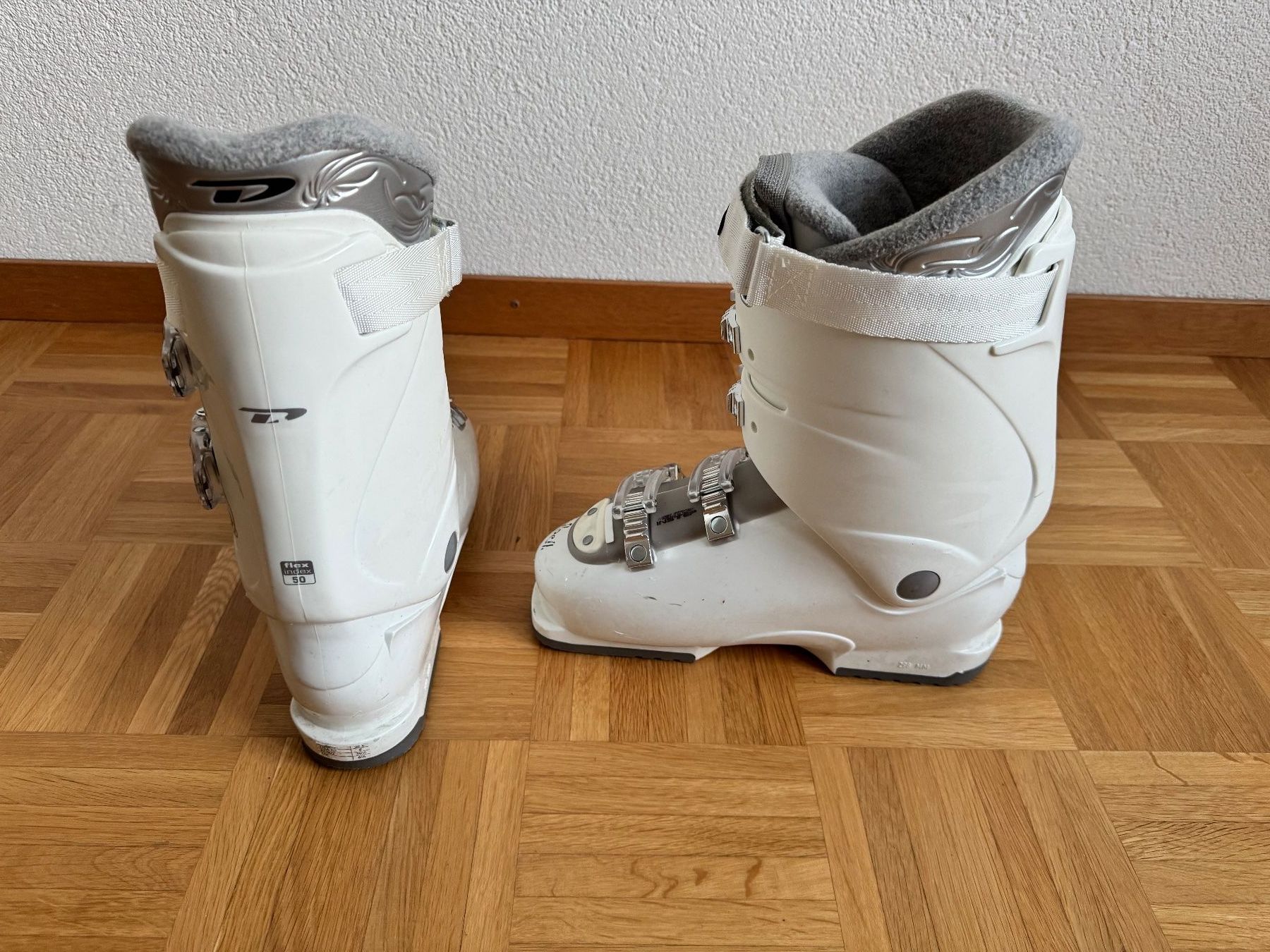 Scarpe da donna: Skischuhe Dalbello Grösse 39.5 – Usato da Effretikon venduto da cavaliere02