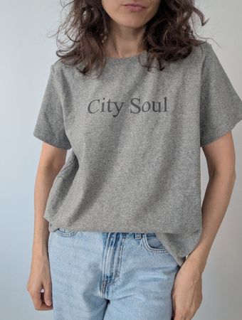 T-Shirt Sinsay grau City Soul Schrift Grösse L neu