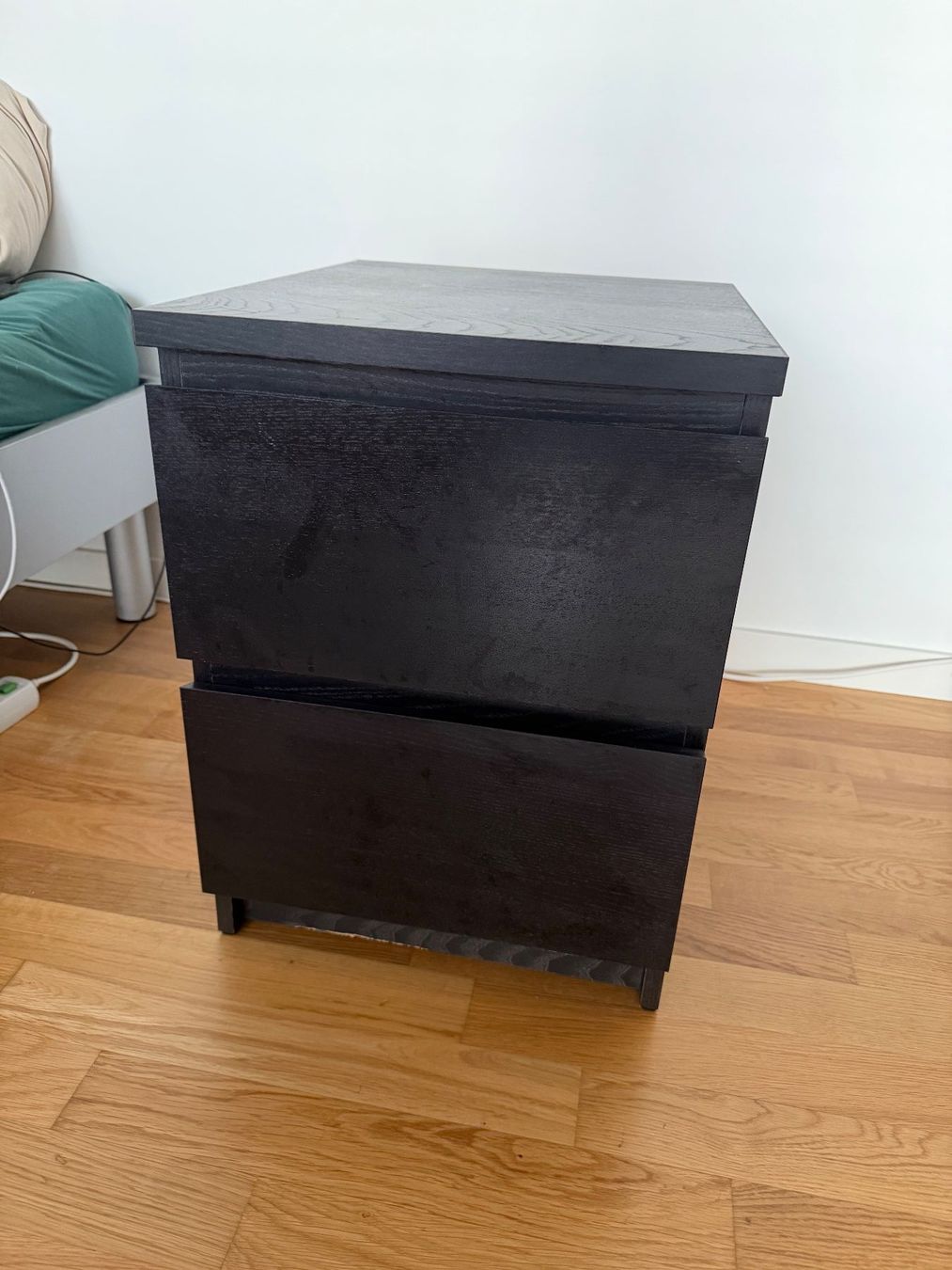 Ikea Tables de nuit: Ikea Malm Nachttisch – D'occasion à Luzern par LivioTheiler 2