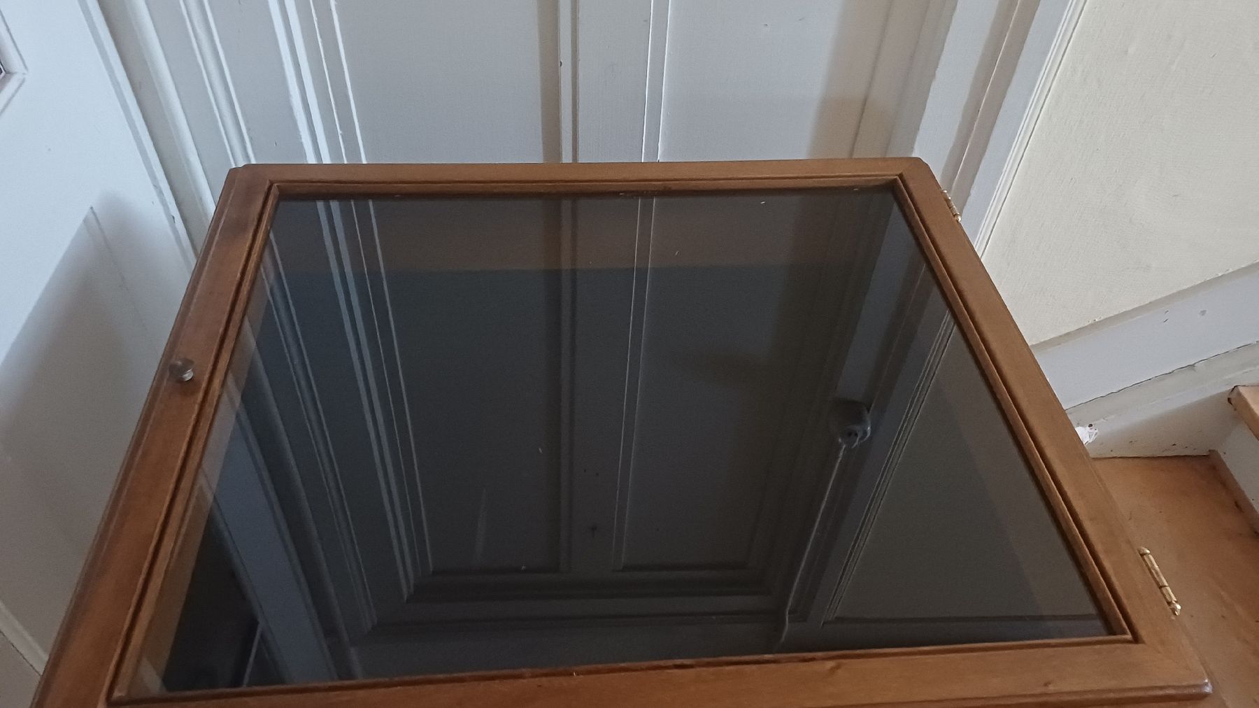 Vitrines: Schöne Glasvitrine  – D'occasion à Flawil par Naphtali 8
