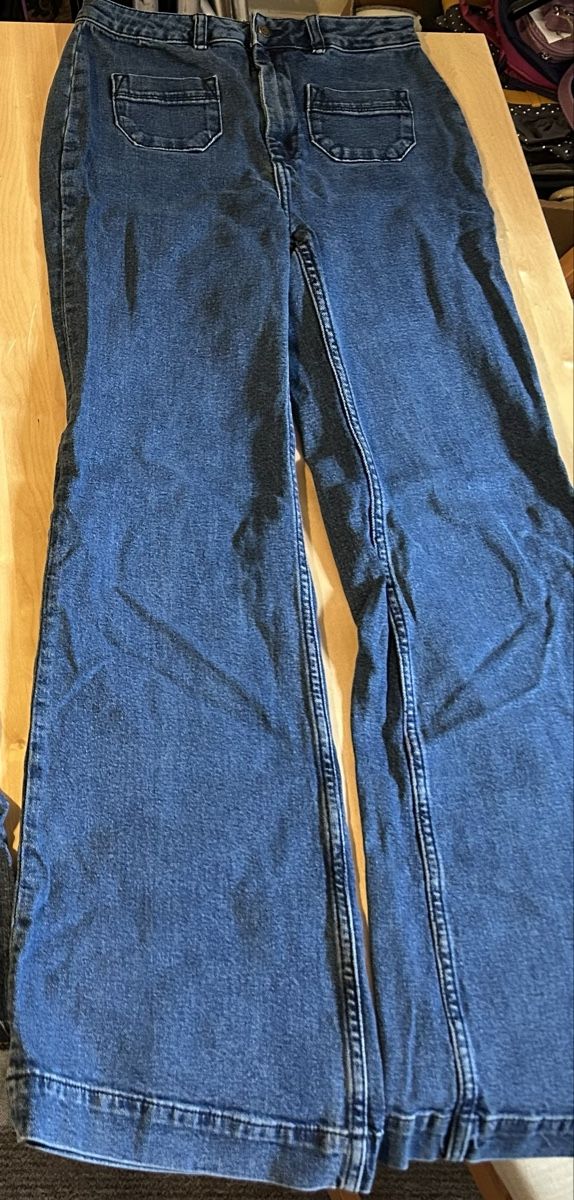 Pantaloni: Pantalon taille S - look tendance! – Usato da St-Prex venduto da mar_f6t6