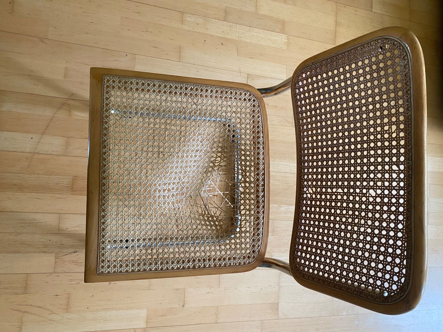Chaises: Freischwinger – Défectueux à Zürich par Ecedi