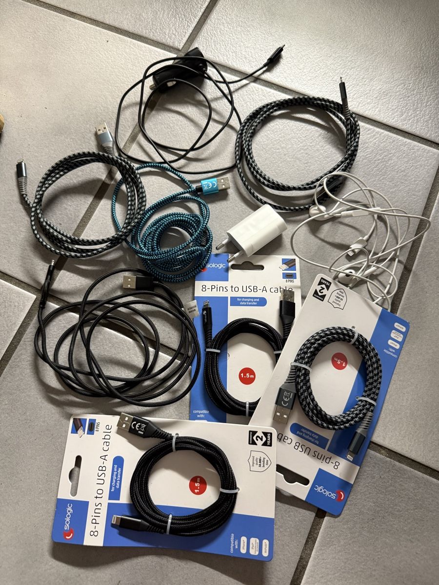 Apple Caricabatterie: Ladekabel, Ladestecker und Kopfhörer zu IPhone – Usato da Winikon venduto da cabriofan01